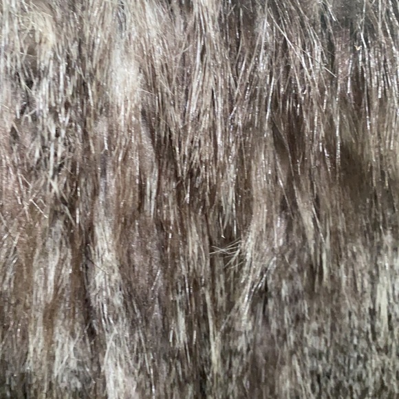 Adrianna Papell sleeveless faux fur Vest Brand new - Picture 8 of 10